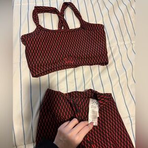 Sol Beauty & Care Red and Black Patterned Sports Bra and Leggings Set